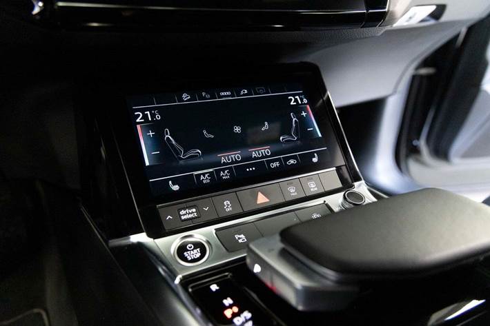 Sort Audi Q8 e-tron fra 2024