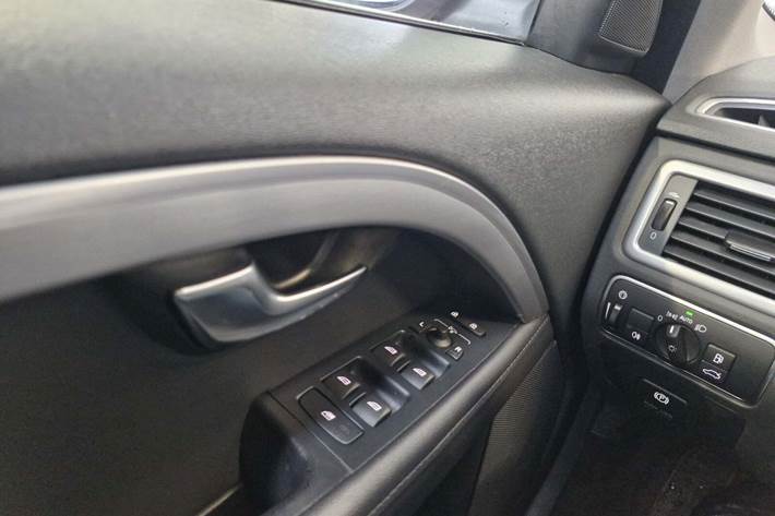 Sort Volvo V70 fra 2015
