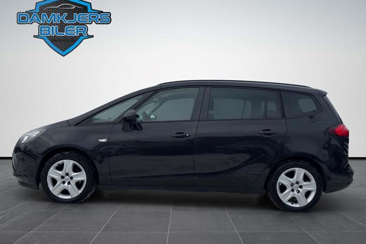 Sort Opel Zafira Tourer fra 2012