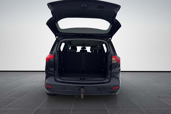 Sort Opel Zafira Tourer fra 2012