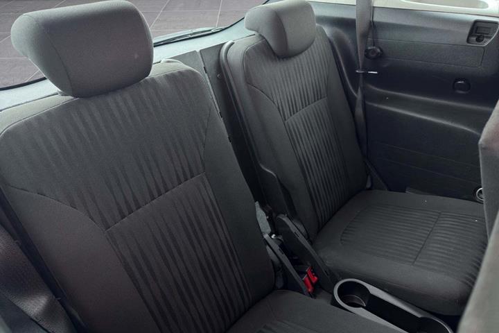 Sort Opel Zafira Tourer fra 2012