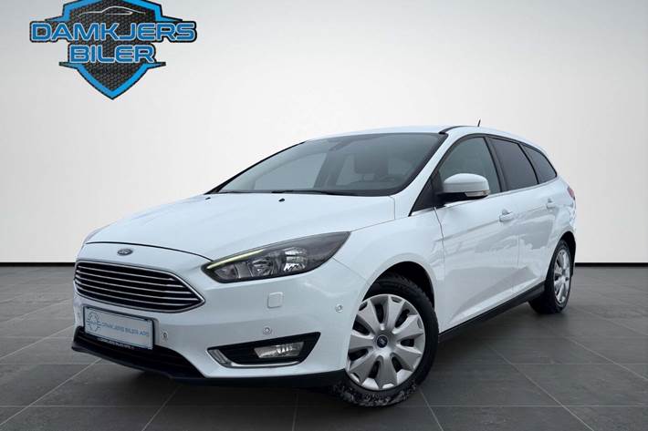 Hvid Ford Focus fra 2017 set udefra