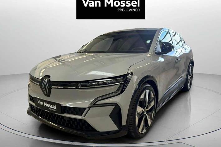 Grå Renault Megane E-Tech fra 2023 set udefra
