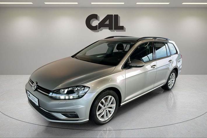 Orange VW Golf VII fra 2019 set udefra