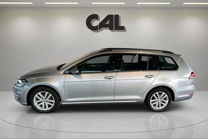 Orange VW Golf VII fra 2019