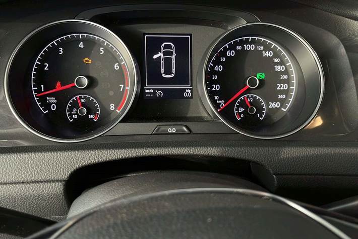 Orange VW Golf VII fra 2019