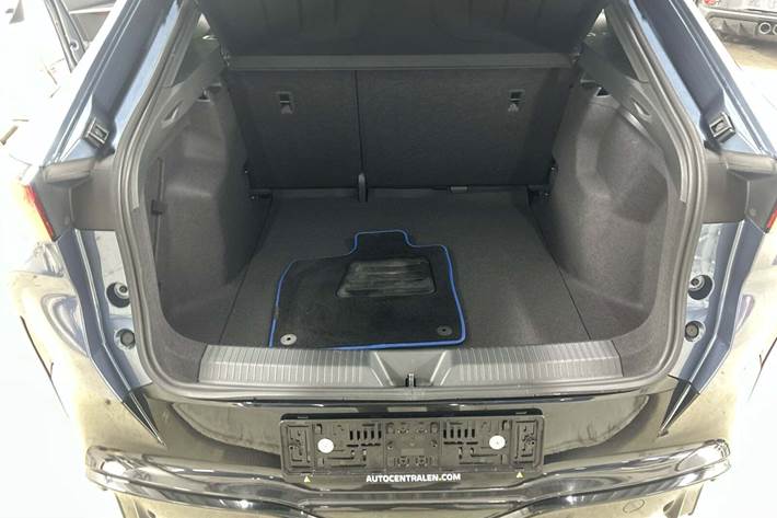 Blå Cupra Tavascan fra 2024