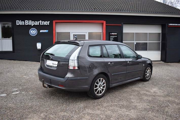 Grøn Saab 9-3 fra 2006
