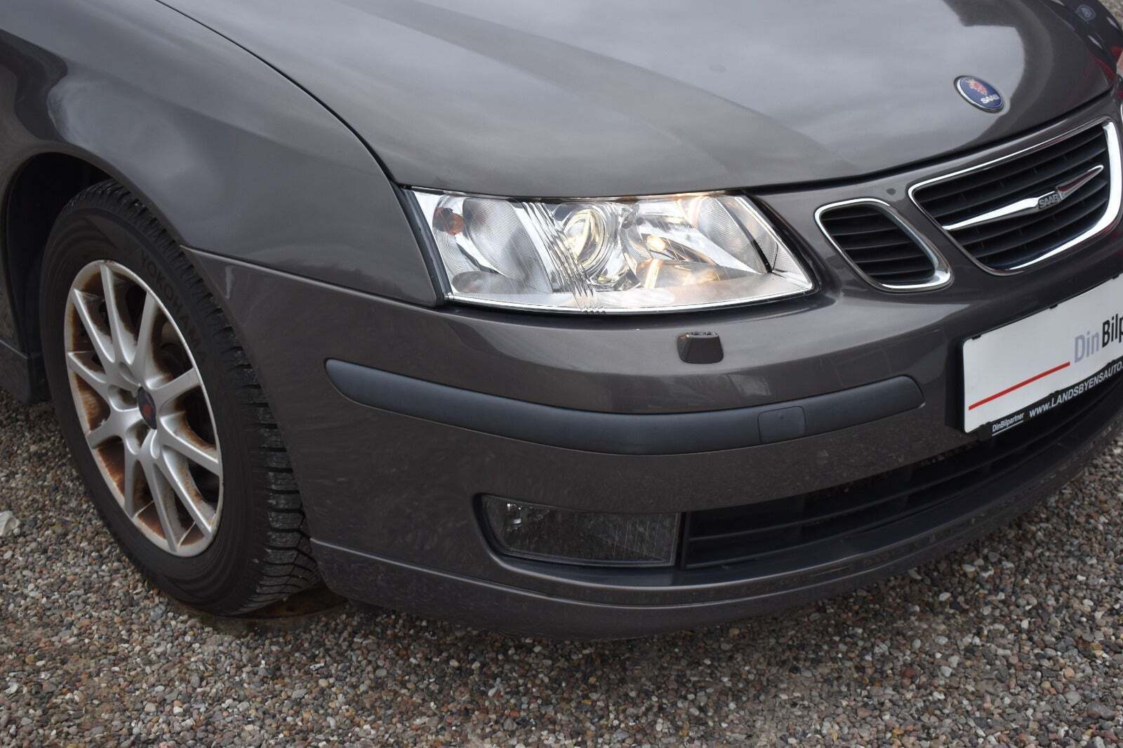 Grøn Saab 9-3 fra 2006