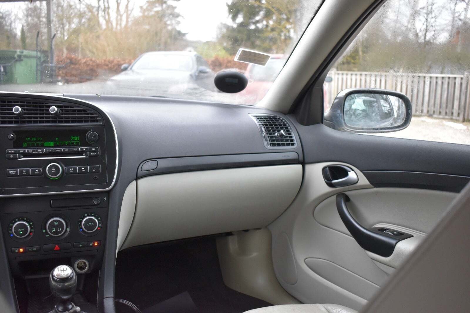 Grøn Saab 9-3 fra 2006