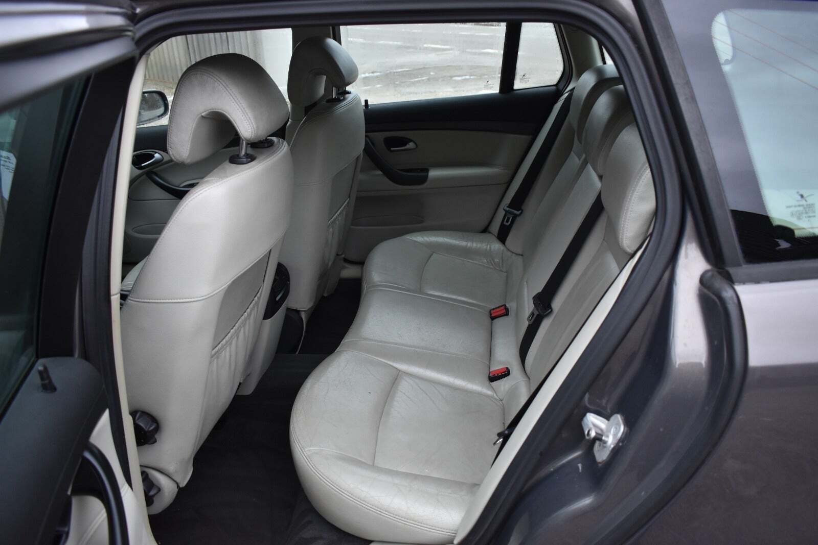 Grøn Saab 9-3 fra 2006