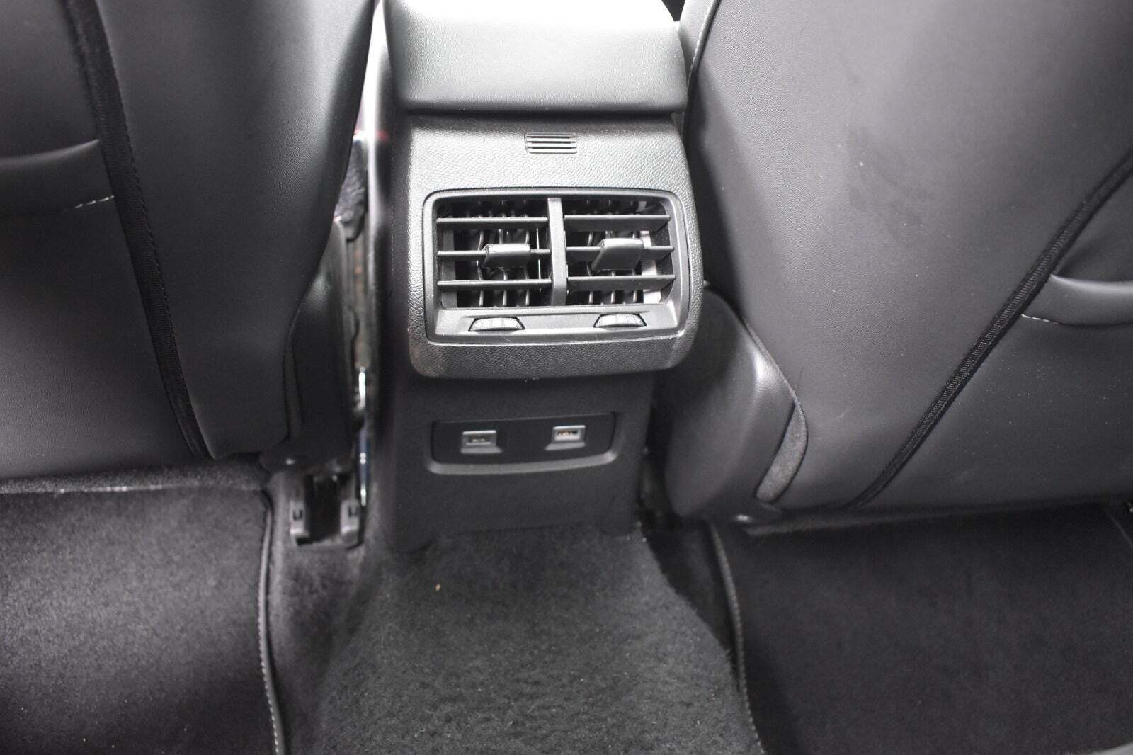 Sort Citroën ë-C4 X fra 2023