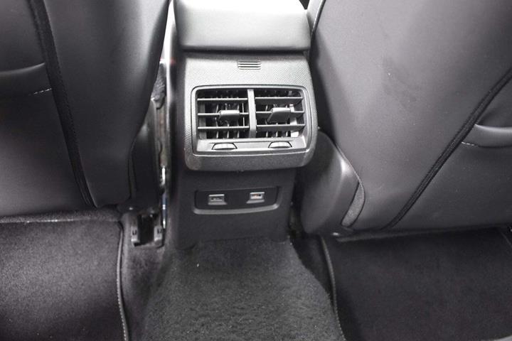 Sort Citroën ë-C4 X fra 2023