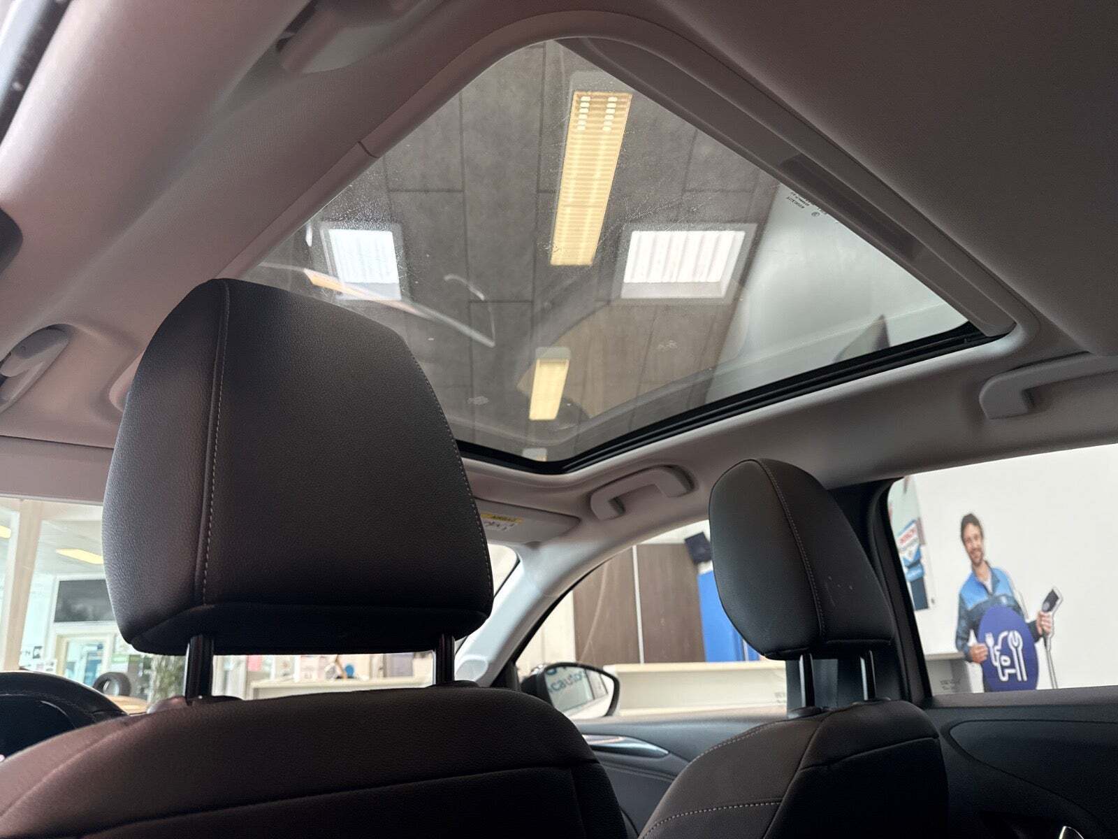 Hvid Opel Corsa fra 2021