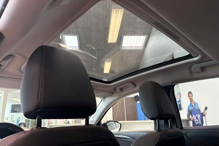 Hvid Opel Corsa fra 2021