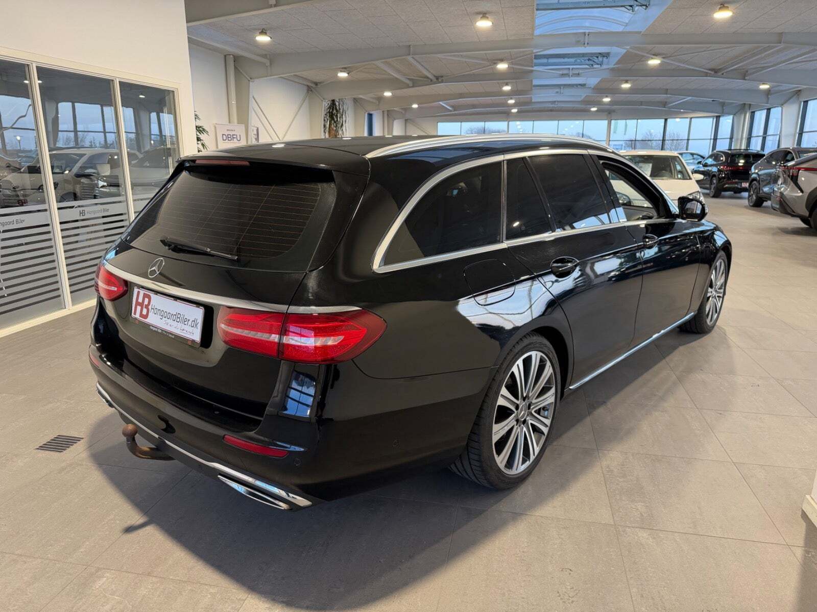 Sort Mercedes E220 d fra 2018