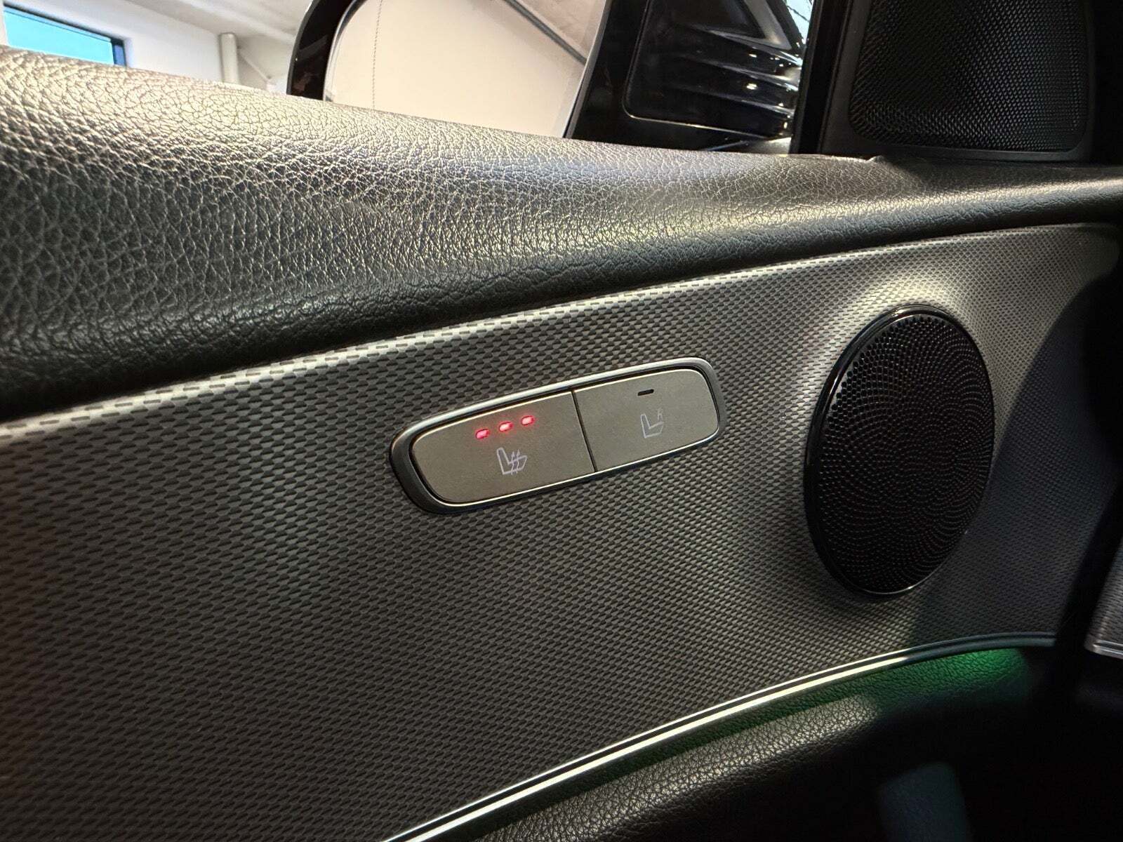 Sort Mercedes E220 d fra 2018