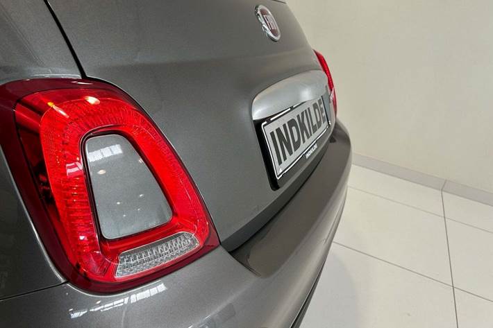 Grå Fiat 500C fra 2021