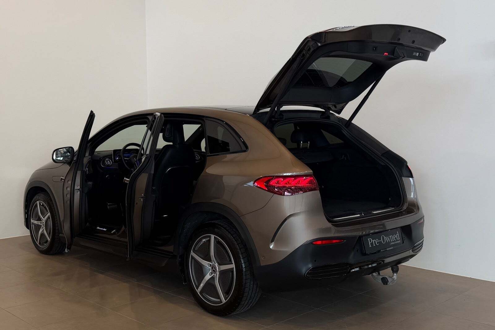 Brun Mercedes EQE350 SUV fra 2024
