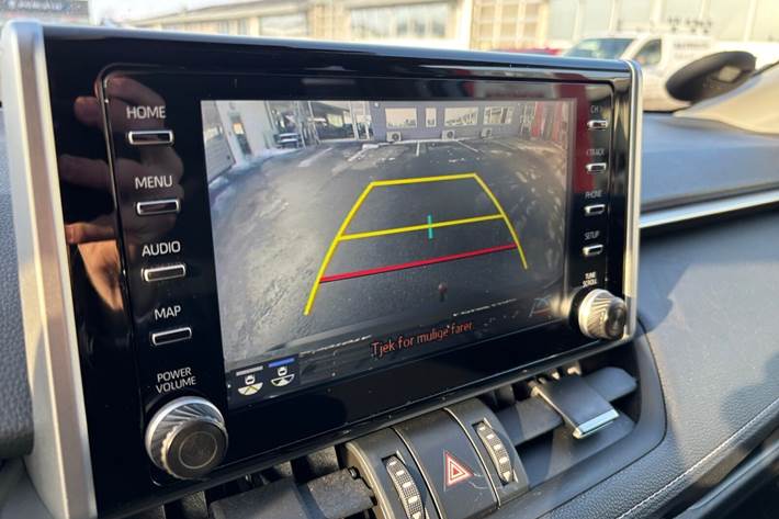 Grå Toyota RAV4 fra 2020