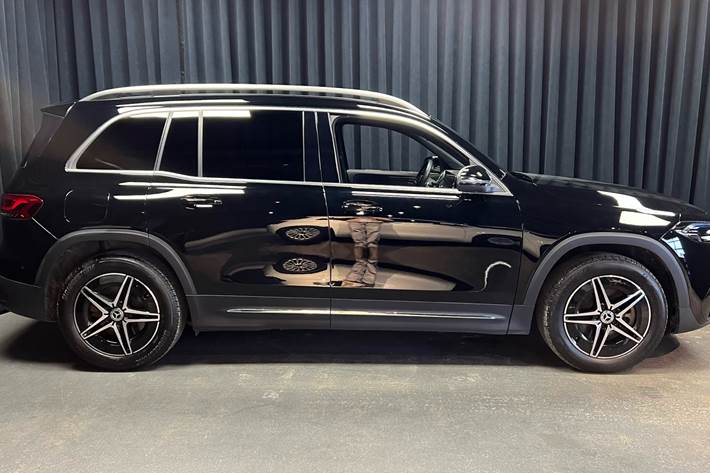 Sort Mercedes EQB 250+ fra 2023
