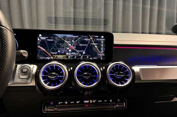 Sort Mercedes EQB 250+ fra 2023