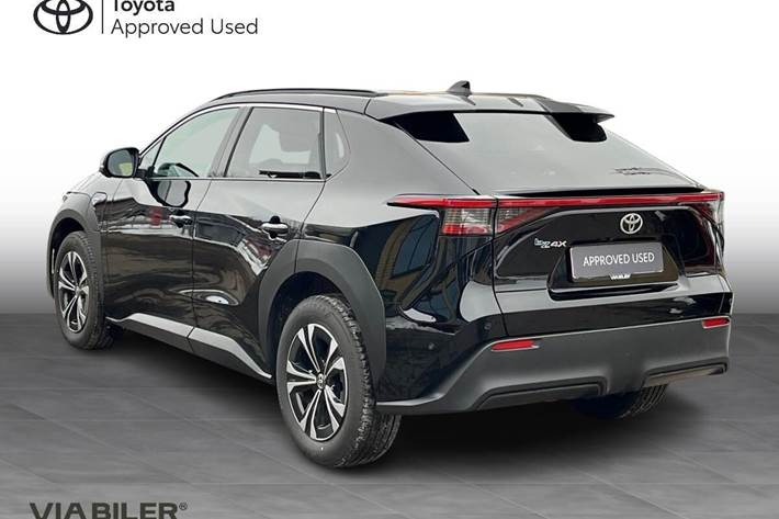 Sort Toyota BZ4X fra 2025