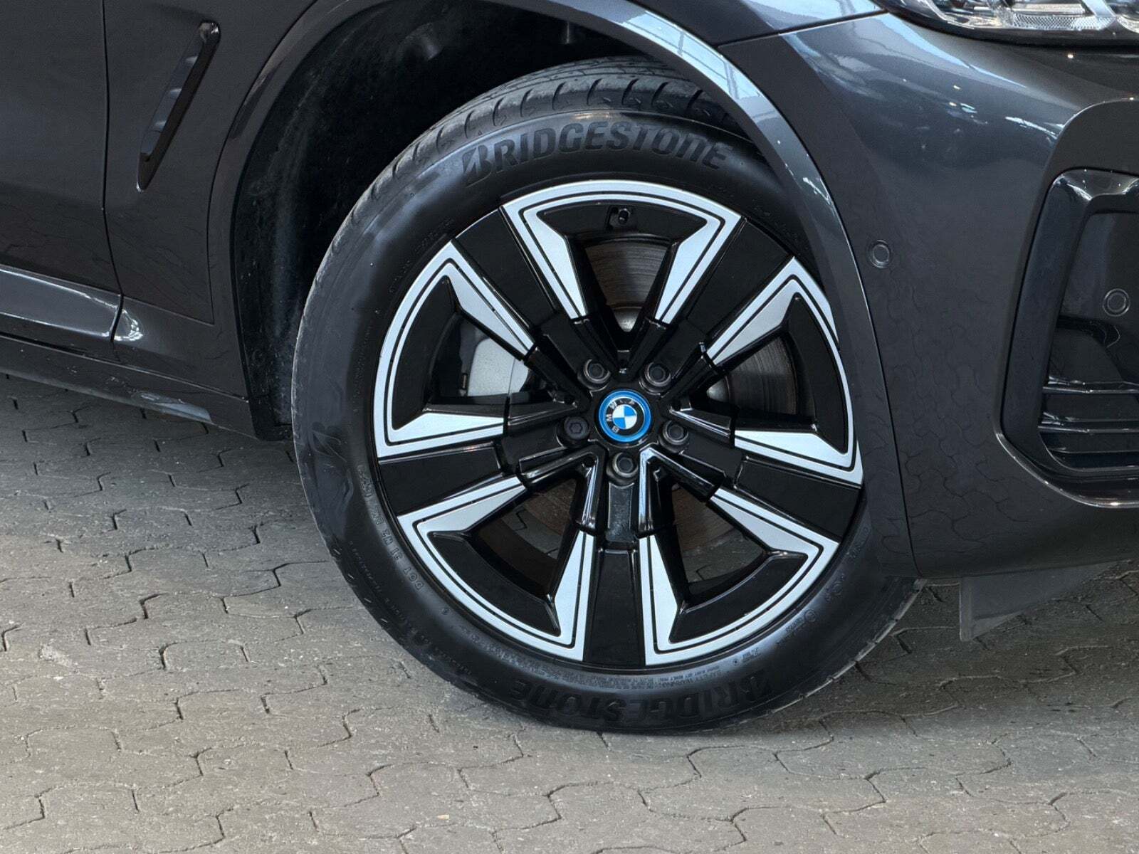 BMW iX3 Charged M-Sport