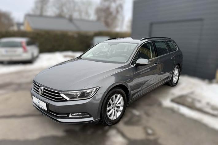 Grå VW Passat fra 2017
