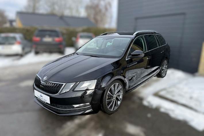 Sort Skoda Octavia fra 2019