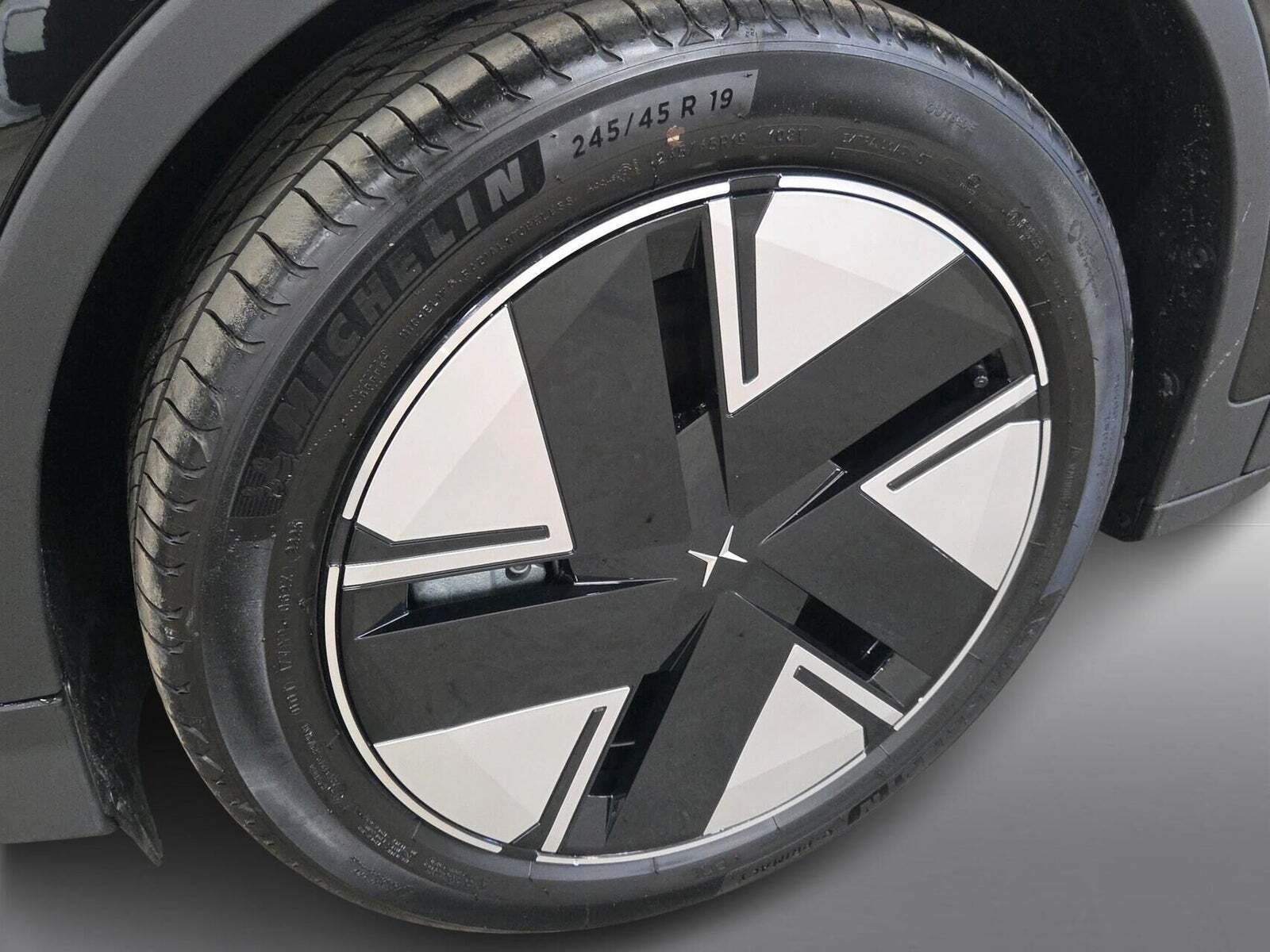 Sort Polestar 2 fra 2026