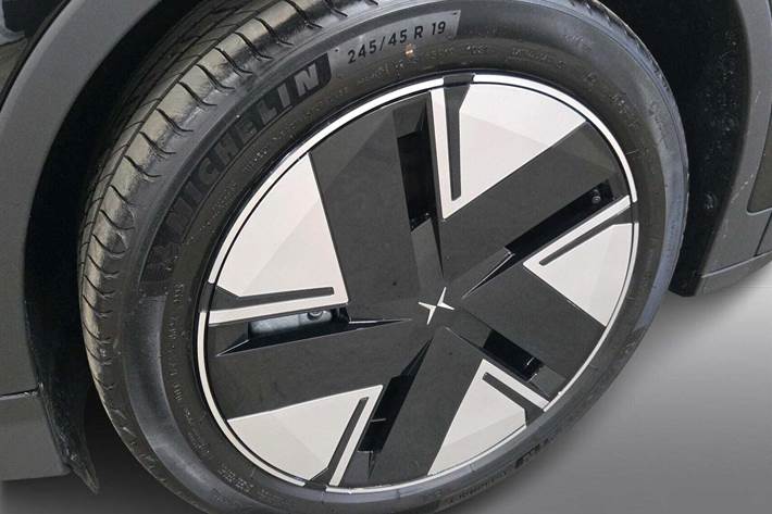 Sort Polestar 2 fra 2026