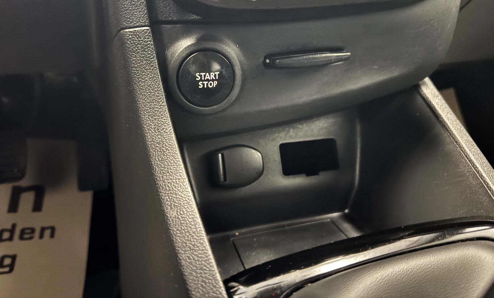 Sort Renault Clio IV fra 2015