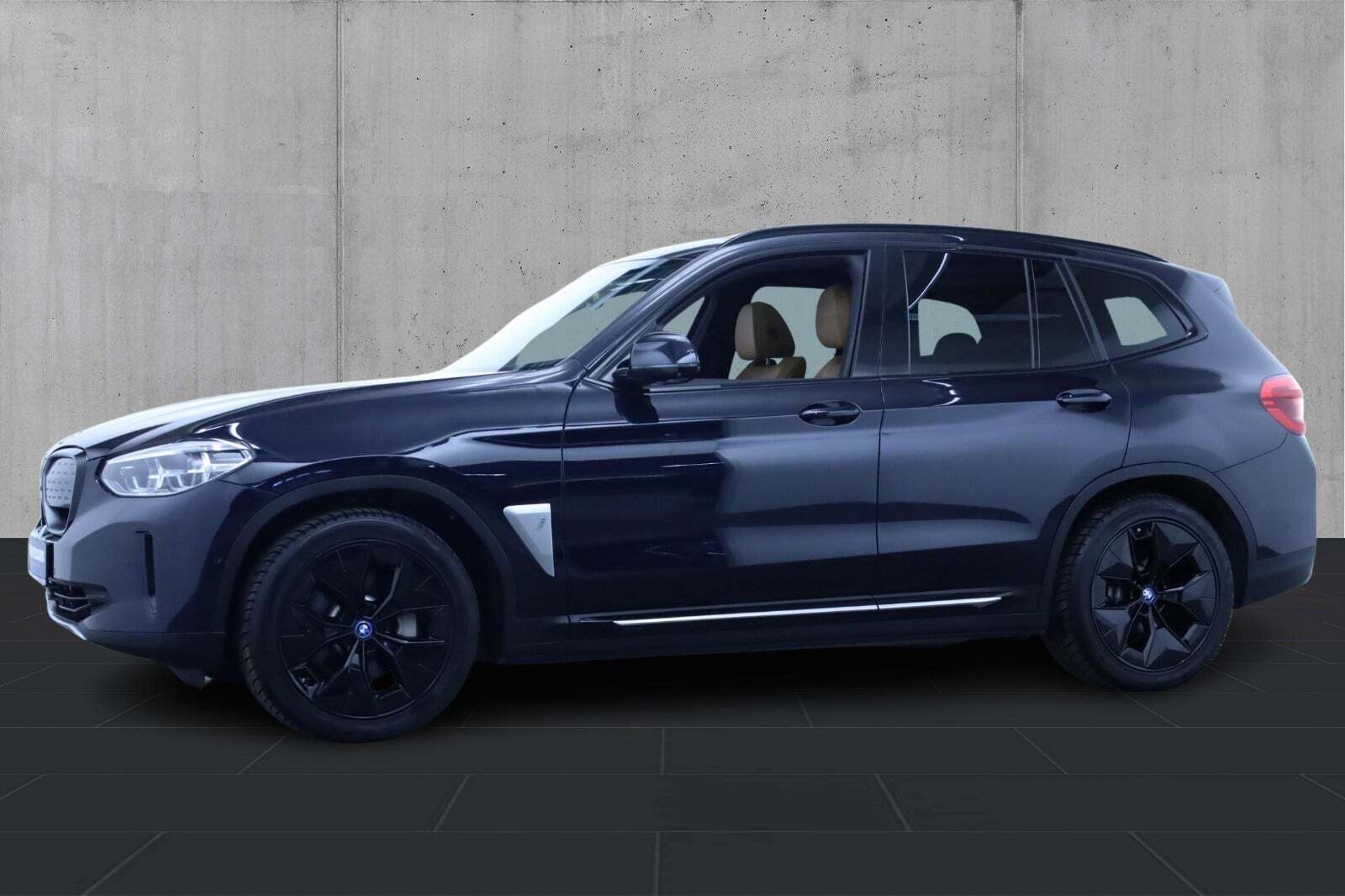 Sort BMW iX3 fra 2021