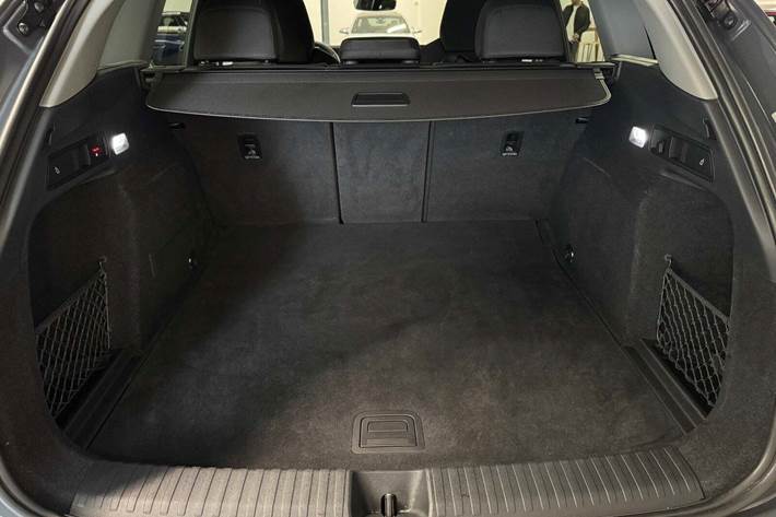 Grå Audi Q6 e-tron fra 2025