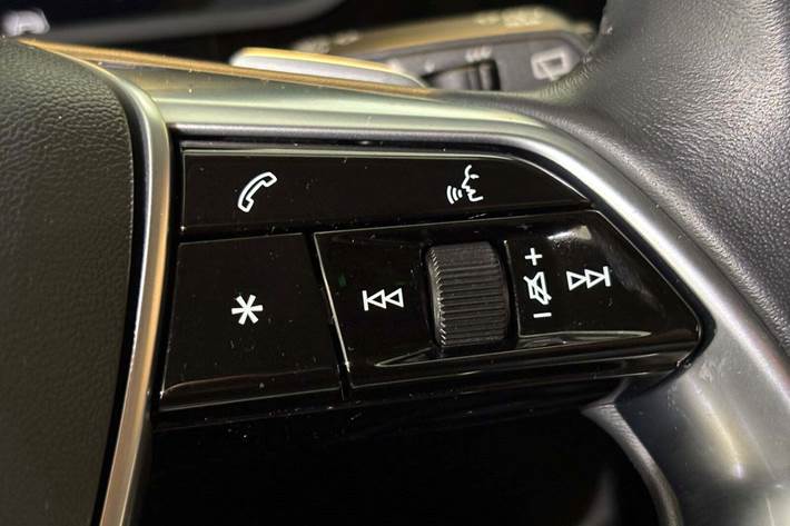 Sort Audi e-tron fra 2021