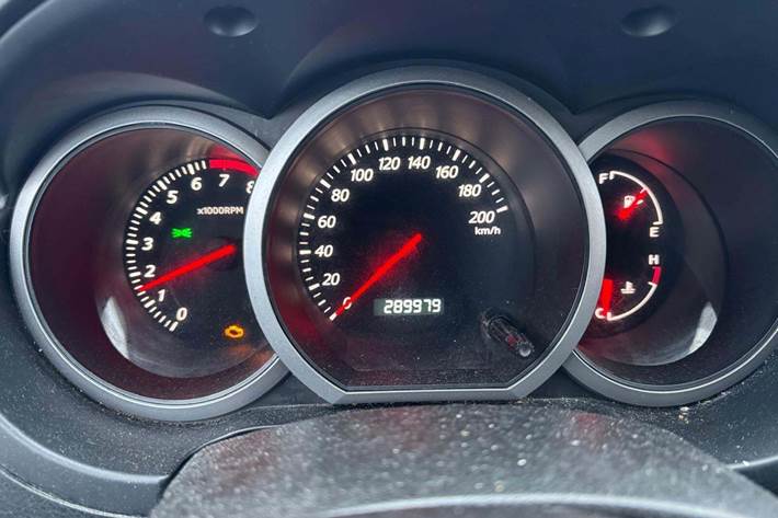 undefined Suzuki Grand Vitara fra 2006 set indefra