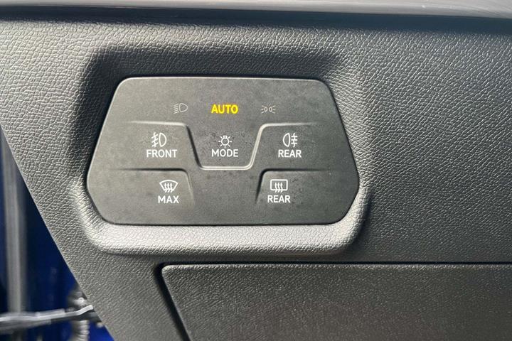 Blå Seat Leon fra 2020