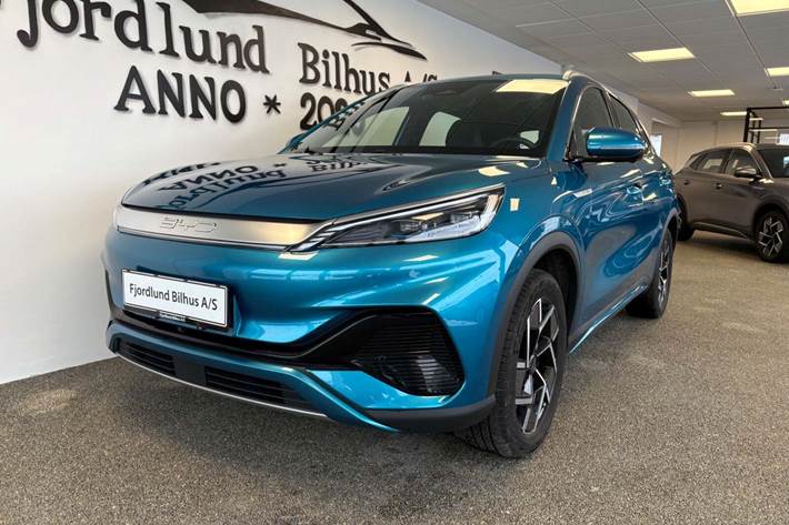Blå BYD Atto 3 fra 2023 set udefra