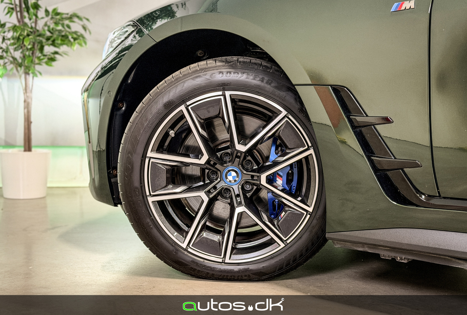 Grøn BMW i4 fra 2023