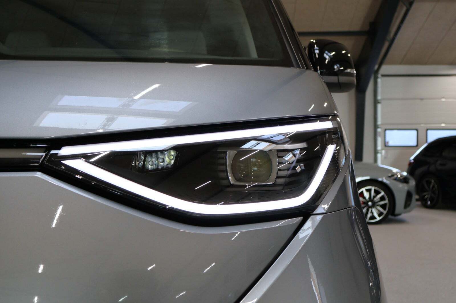 VW ID.Buzz 77 Pro SWB