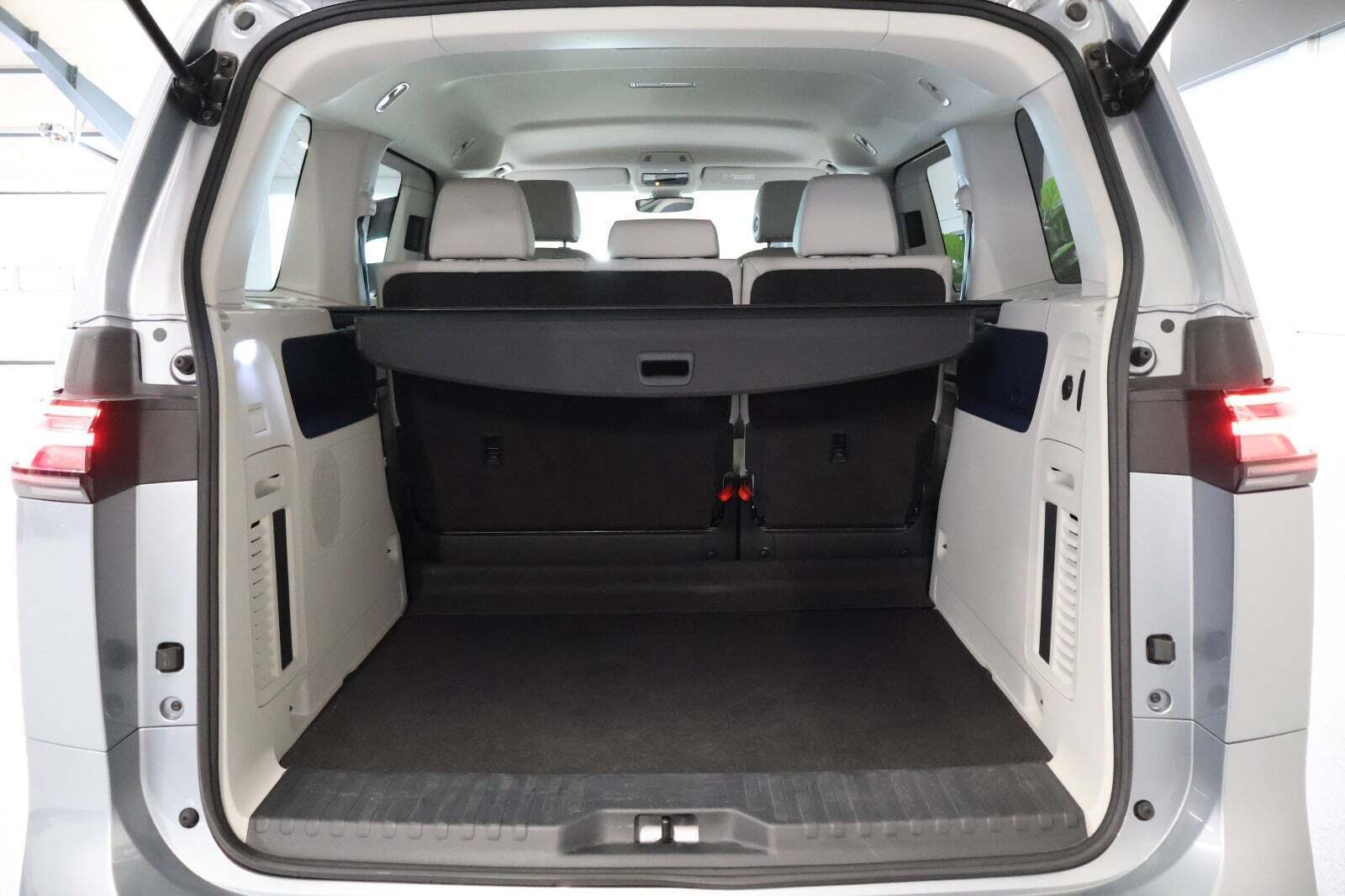 Sølv VW ID.Buzz fra 2023