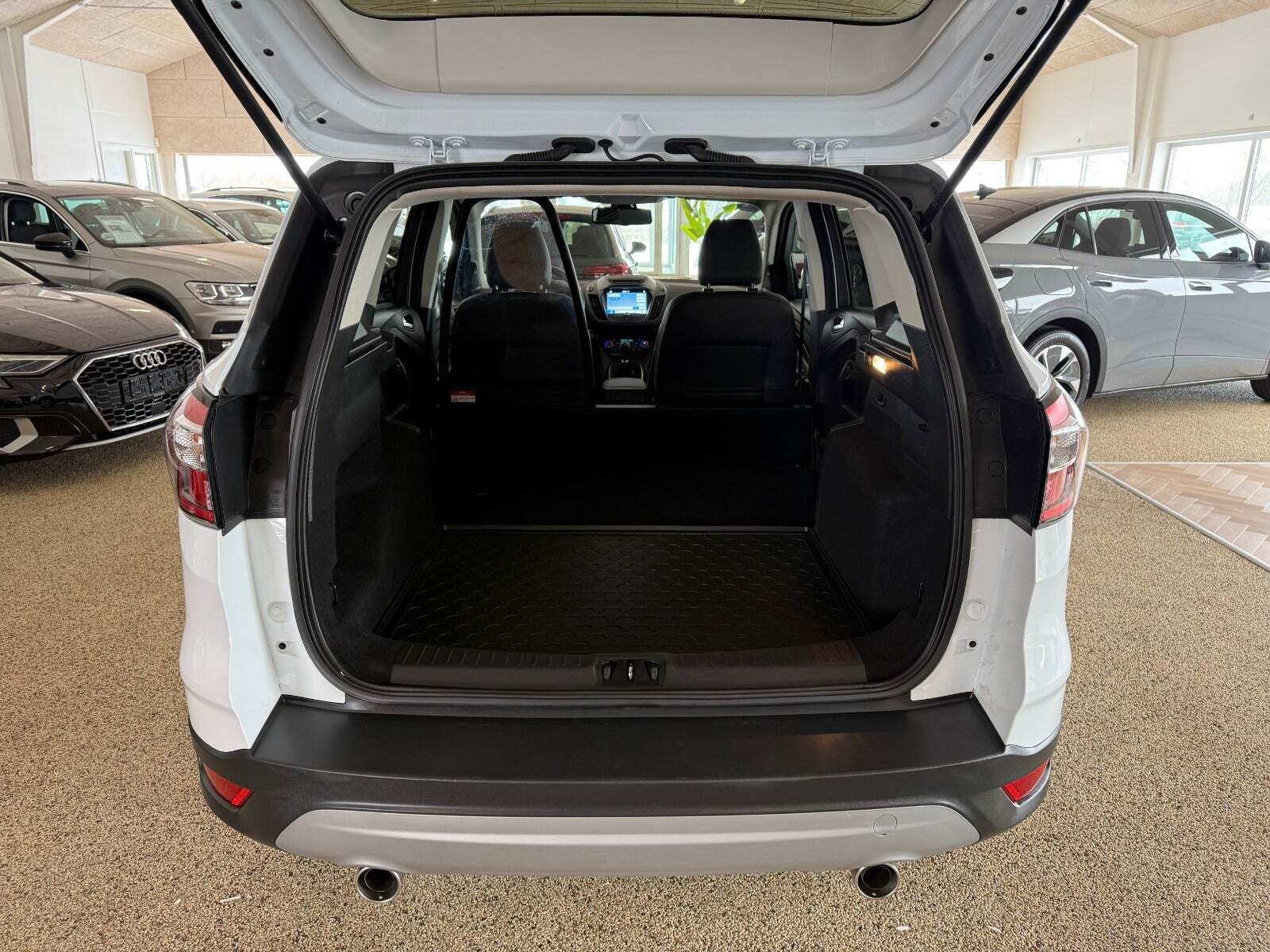 Hvid Ford Kuga fra 2018