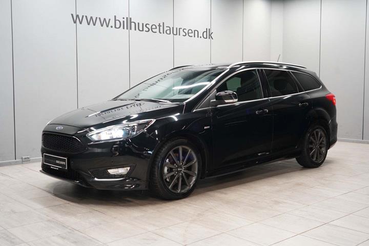 Sort Ford Focus fra 2018 set udefra