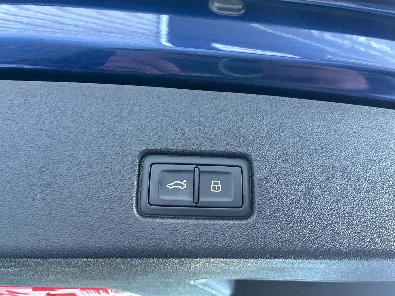 Blå Audi Q4 e-tron fra 2022