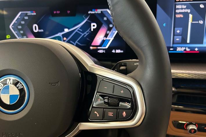 Blå BMW i4 fra 2025