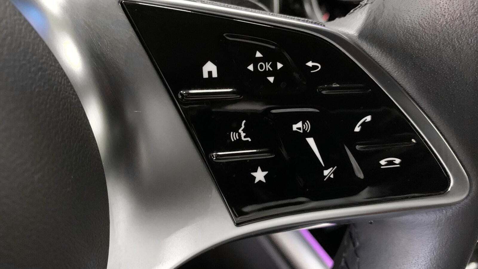 Sort Mercedes EQA250+ fra 2025