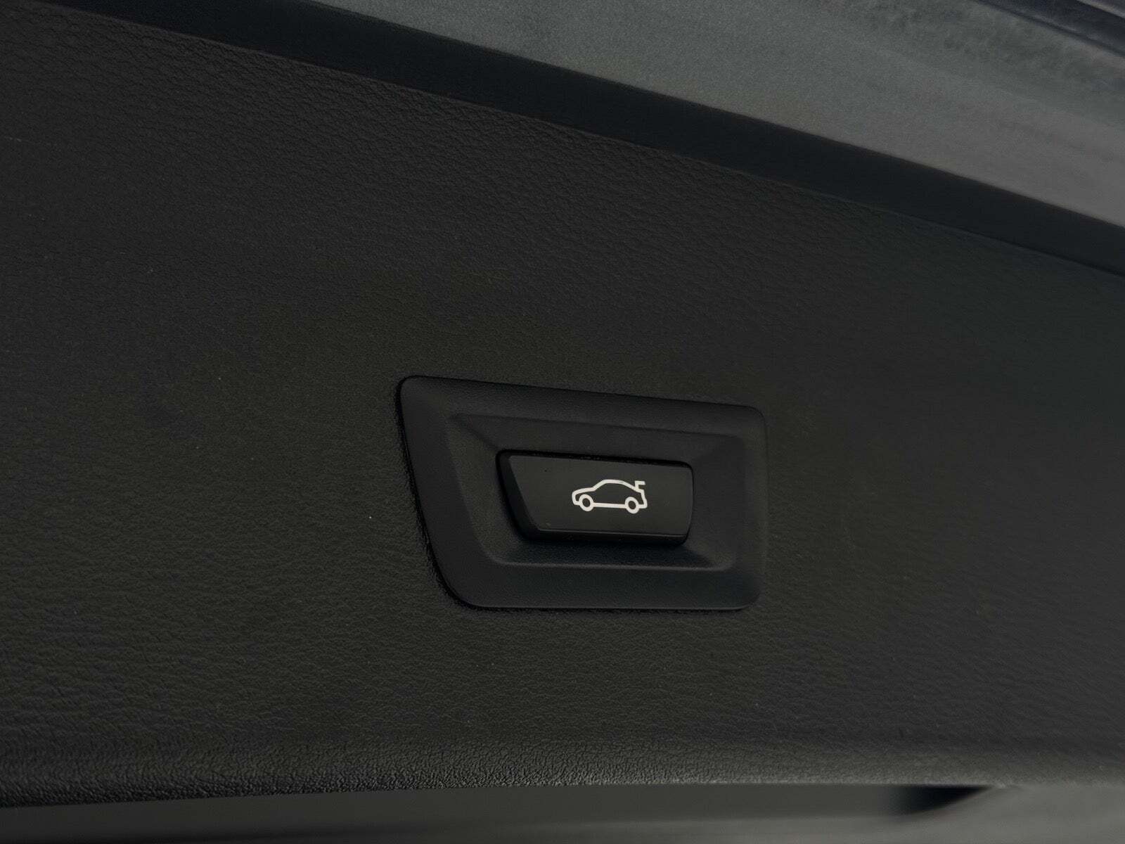 Grå BMW X1 fra 2022