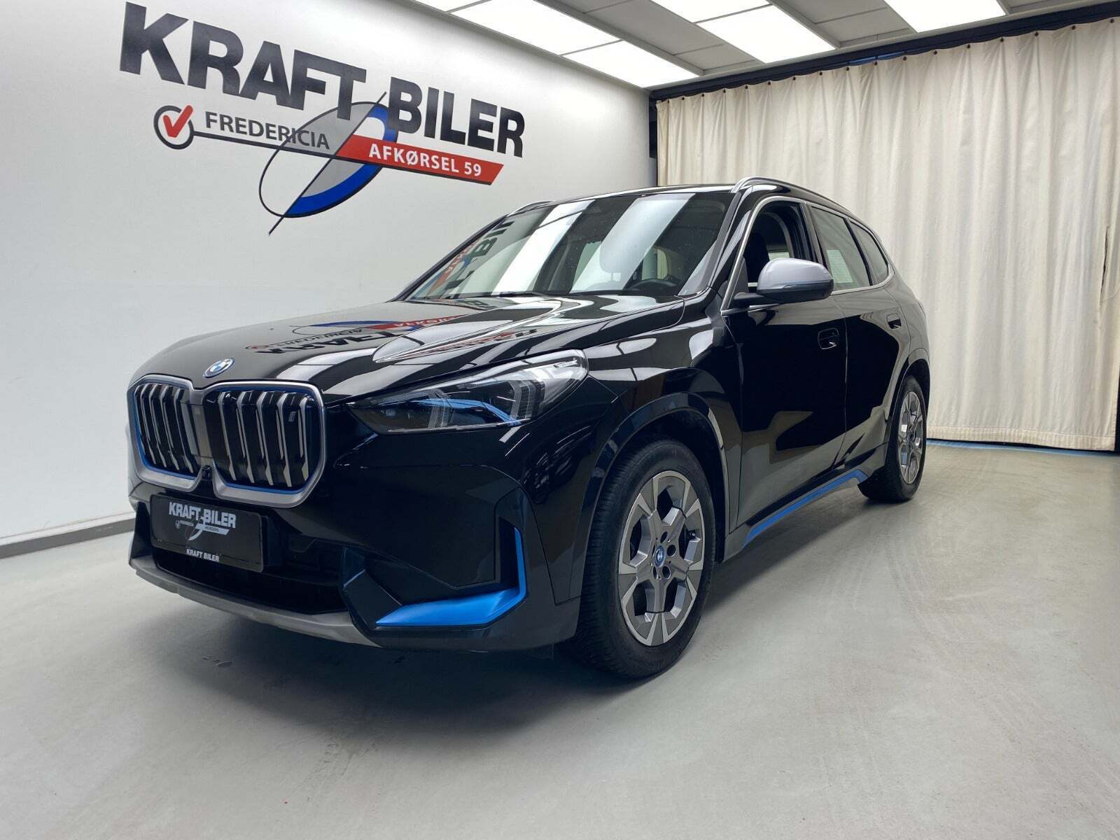 BMW iX1 xDrive30 X-Line