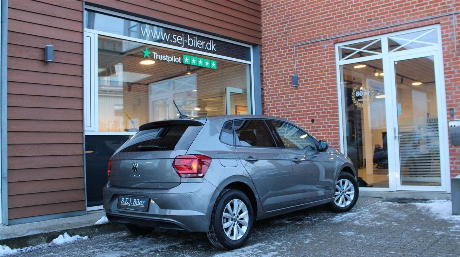 Grå VW Polo fra 2021